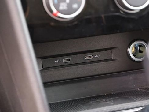 Certified 2023 Volkswagen Taos SE w/ Panoramic Sunroof Package image 19