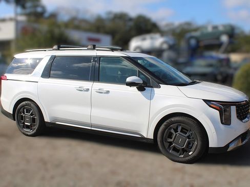 New 2027 Kia Carnival SX w/ Dark Edition Package FWD image 4