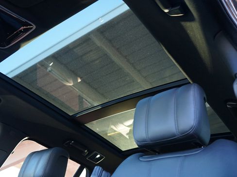 Used 2020 Land Rover Range Rover HSE image 21