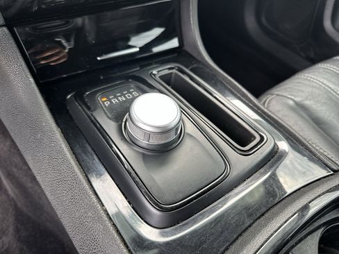 Used 2018 Chrysler 300 S image 31