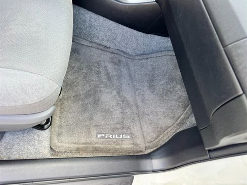 Used 2014 Toyota Prius Four image 42