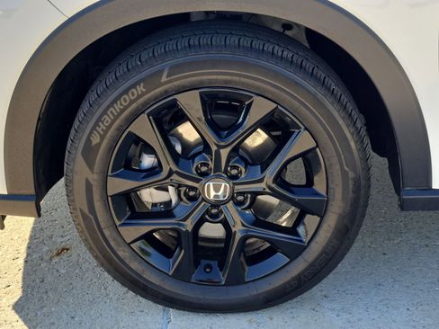 Certified 2025 Honda HR-V Sport image 11