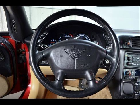 Used 2004 Chevrolet Corvette Coupe w/ Preferred Equipment Group RWD image 13