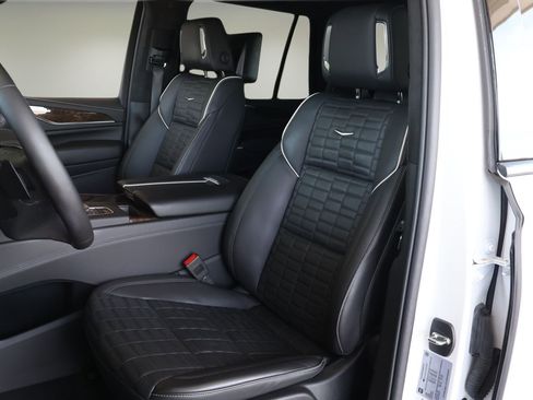 Certified 2024 Cadillac Escalade Sport Platinum image 13