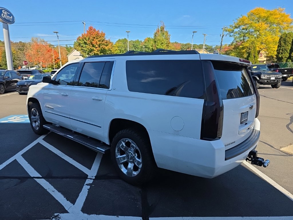 Used 2018 Chevrolet Suburban LT w/ LT Signature Package AWD/4WD image 4