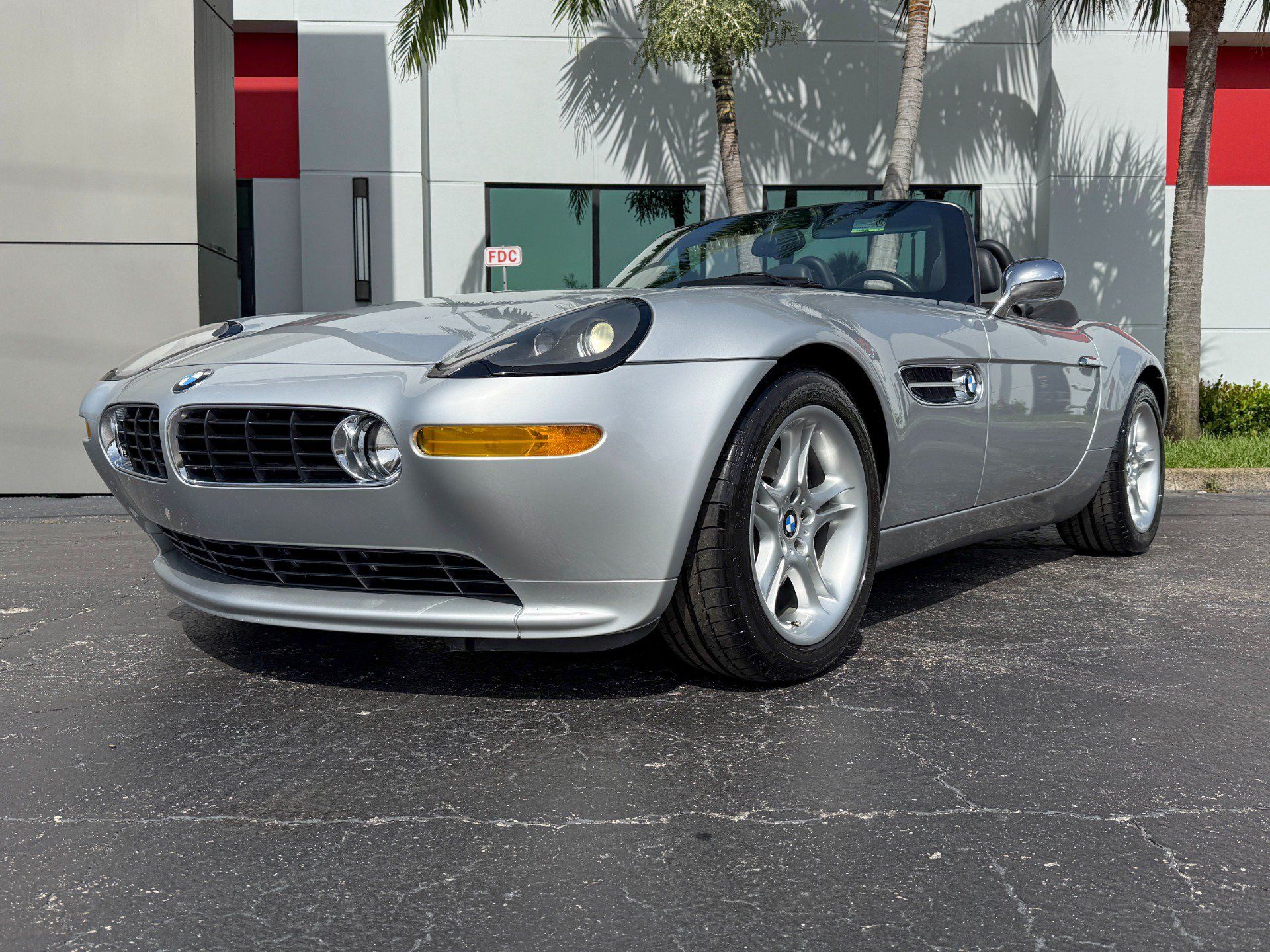 Used 2002 BMW Z8 RWD image 4