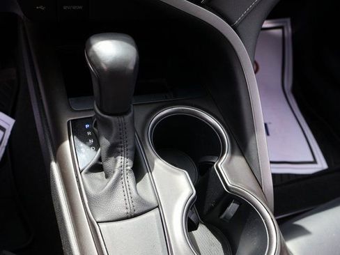 Used 2024 Toyota Camry SE image 27