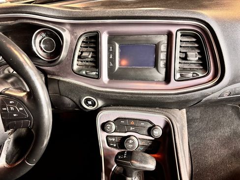 Used 2015 Dodge Challenger SXT RWD image 23
