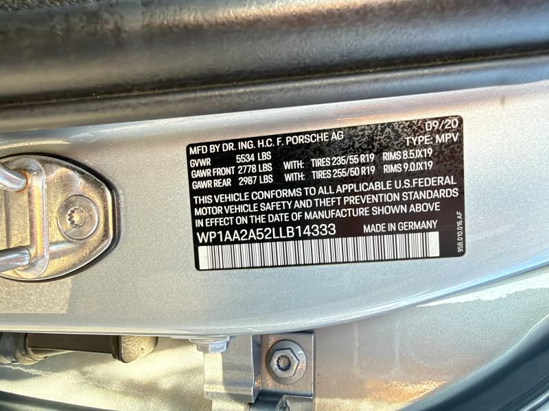 Used 2020 Porsche Macan AWD/4WD image 38