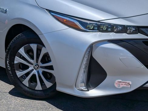 Used 2021 Toyota Prius Prime XLE FWD image 10