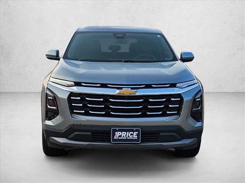 Used 2025 Chevrolet Equinox LT AWD/4WD image 2