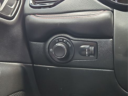 Used 2025 Dodge Durango GT RWD image 15