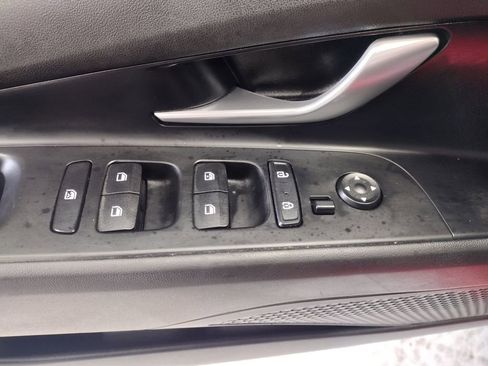 Used 2023 Hyundai Elantra Blue image 18