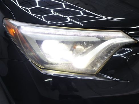 Used 2016 Toyota RAV4 Limited w/ Advanced Technology Package FWD image 29