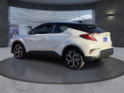 Used 2020 Toyota C-HR XLE FWD image 4
