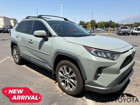 Used 2021 Toyota RAV4 XLE Premium FWD image 6