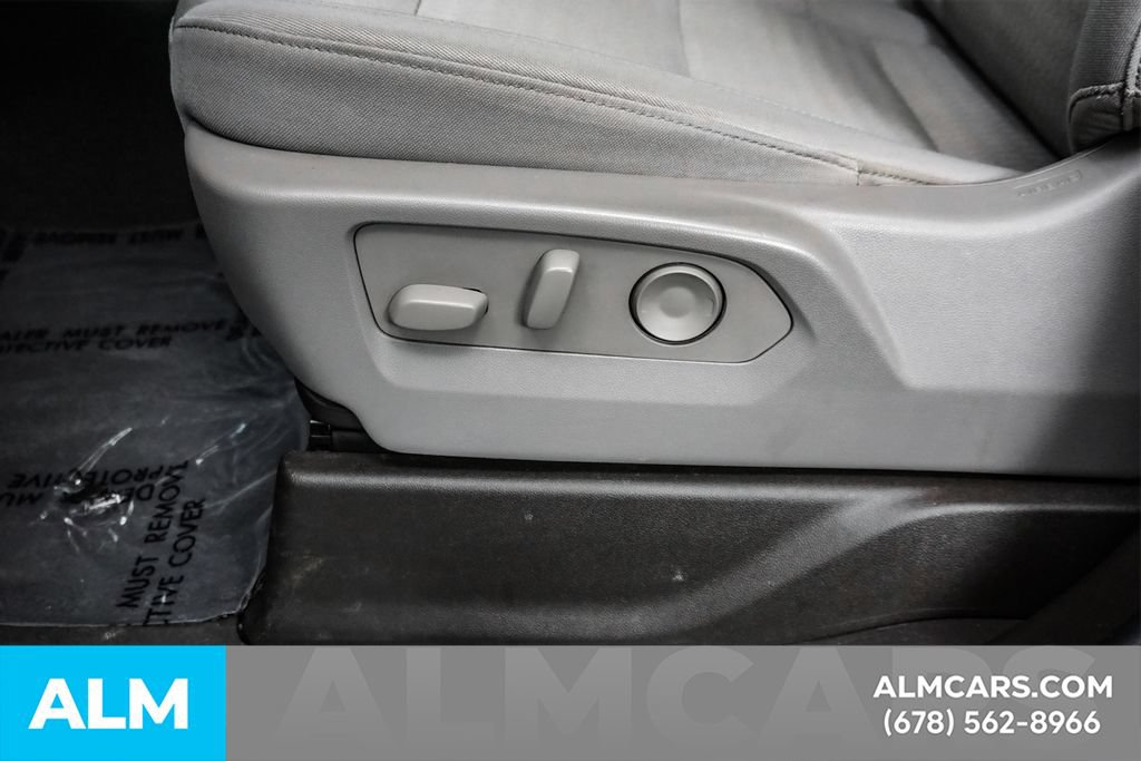Used 2025 Chevrolet Silverado 1500 LT RWD image 32