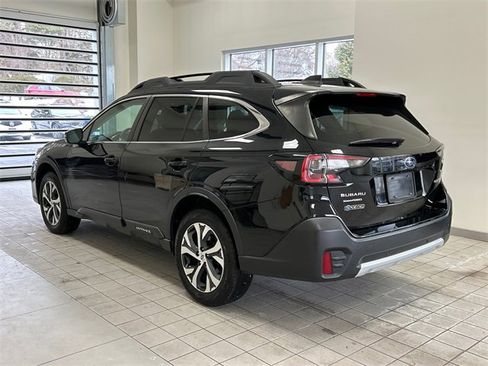 Used 2020 Subaru Outback Limited image 2