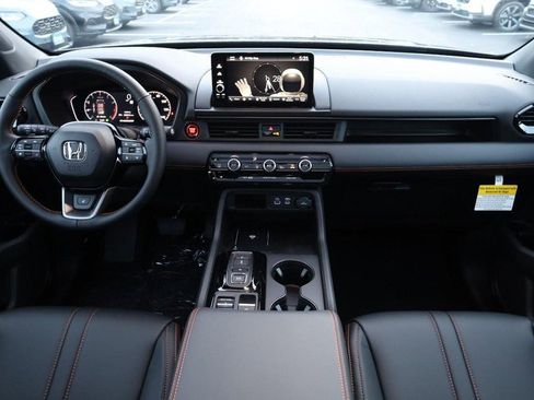 New 2025 Honda Pilot TrailSport image 27
