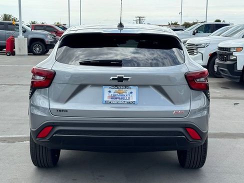 New 2026 Chevrolet Trax RS w/ Sunroof Package FWD image 4