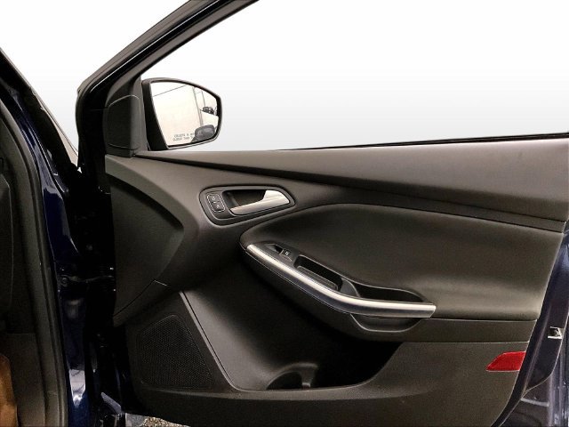 Used 2017 Ford Focus ST FWD image 23