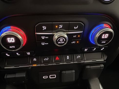 Used 2022 GMC Sierra 1500 SLT RWD image 19