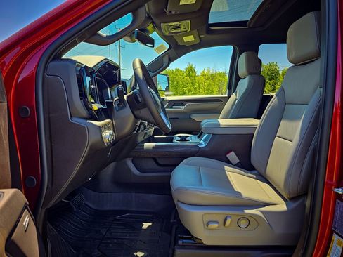 New 2026 GMC Sierra 3500 SLT w/ SLT Premium Package AWD/4WD image 16