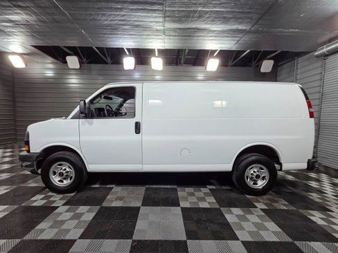 Used 2020 GMC Savana 2500 w/ Driver Convenience Package image 8