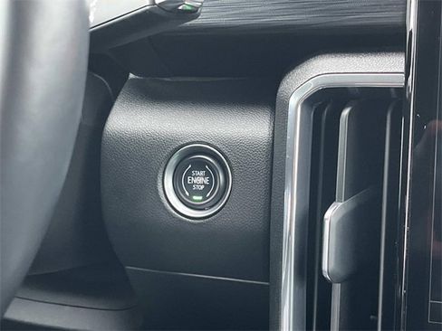 Used 2024 GMC Acadia Elevation image 16