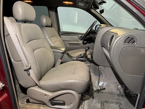 Used 2004 GMC Envoy XUV SLE w/ 1SB Preferred Equipment Group AWD/4WD image 23