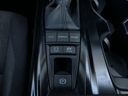 Used 2025 Toyota Camry LE image 22