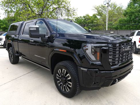Used 2026 GMC Sierra 2500 Denali Ultimate image 3