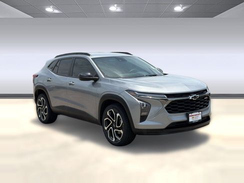 Used 2025 Chevrolet Trax RS w/ Driver Confidence Package FWD image 6