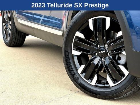 Used 2023 Kia Telluride SX Prestige AWD/4WD image 2