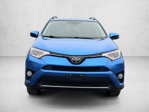 Used 2018 Toyota RAV4 XLE image 2