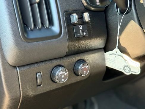 Used 2022 Chevrolet Colorado LT w/ LT Convenience Package AWD/4WD image 8