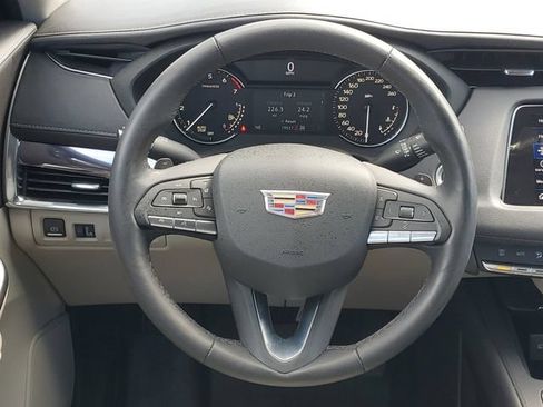 Certified 2023 Cadillac XT4 Luxury w/ Driver Awareness Package AWD/4WD image 14