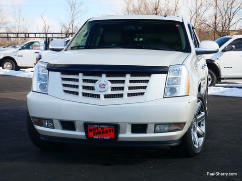 Used 2011 Cadillac Escalade ESV Premium image 10