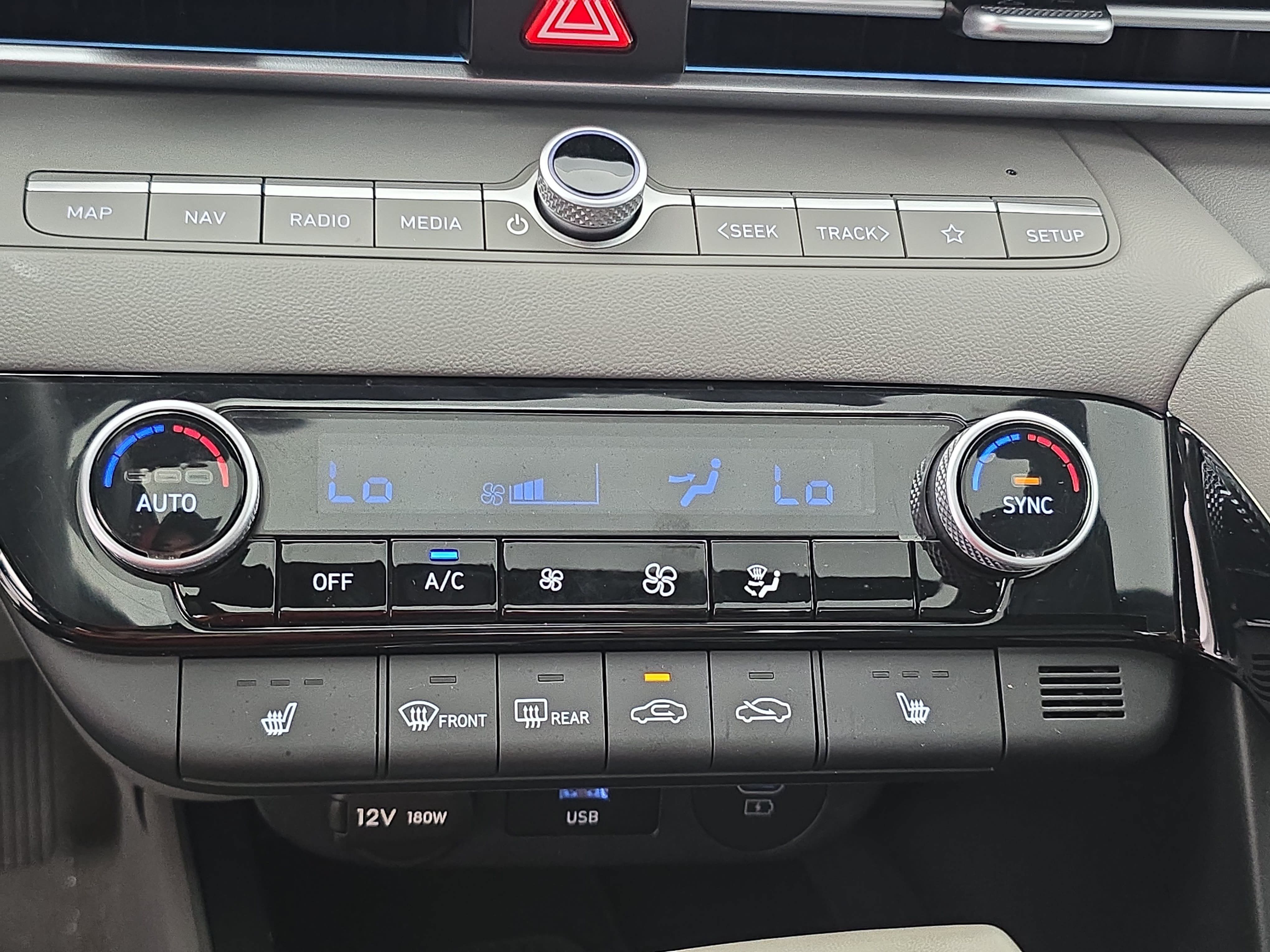 Used 2025 Hyundai Elantra SEL FWD image 23
