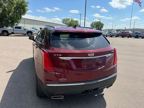 Used 2017 Cadillac XT5 Luxury w/ Driver Awareness Package FWD image 4