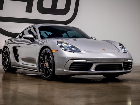 Used 2025 Porsche 718 Cayman RWD image 24