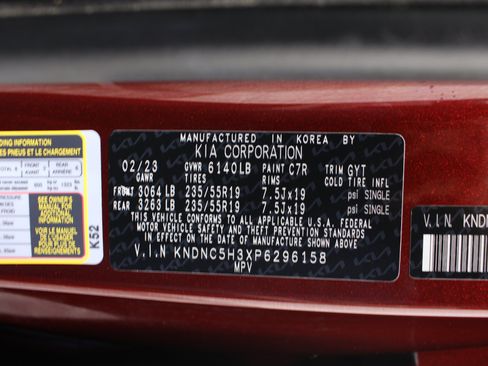 Used 2023 Kia Carnival EX FWD image 40