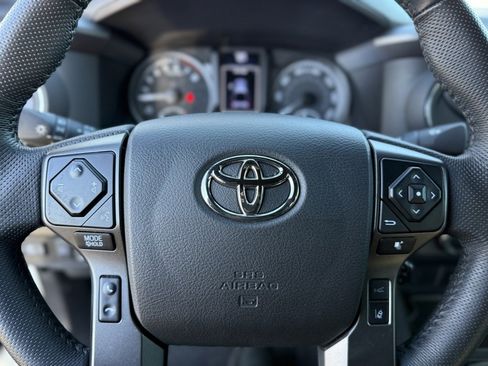 Used 2022 Toyota Tacoma TRD Sport image 36
