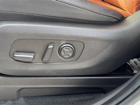 Used 2024 Kia Carnival SX Prestige image 23