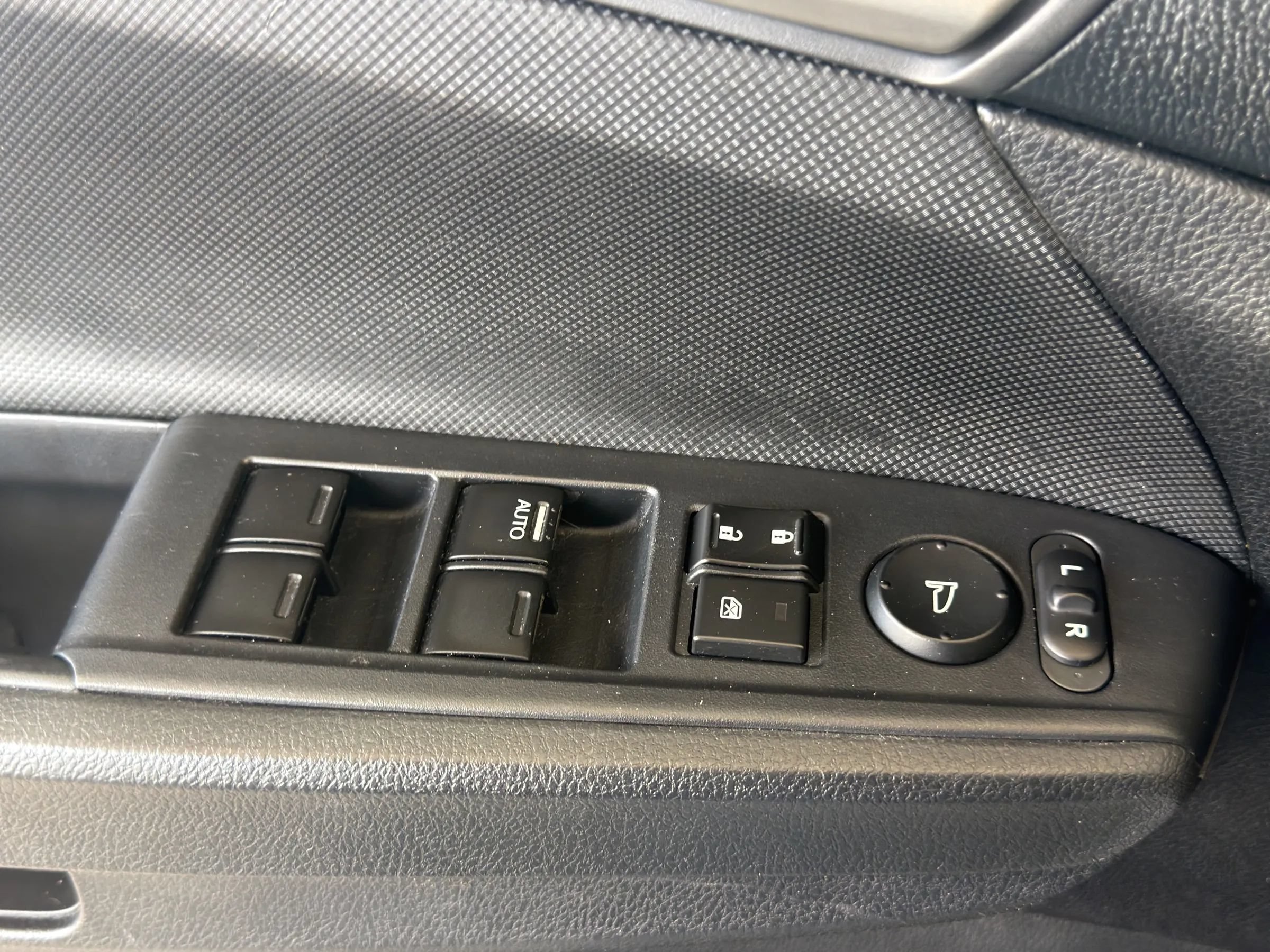 Used 2011 Honda Accord LX image 25