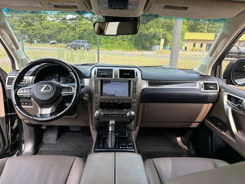 Used 2021 Lexus GX 460 Premium w/ Premium Package AWD/4WD image 8