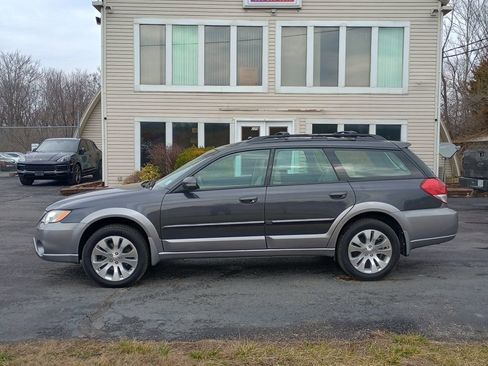 Used 2008 Subaru Outback 3.0R L.L. Bean image 2