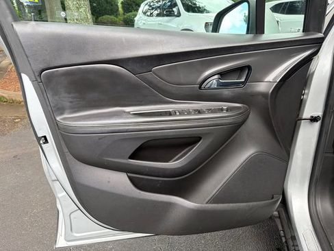 Used 2022 Buick Encore Preferred w/ Safety Package FWD image 10