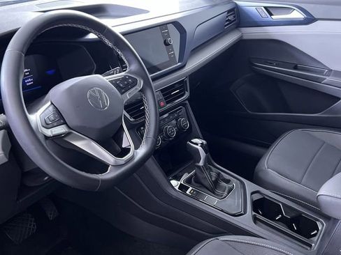 Used 2024 Volkswagen Taos SE image 28