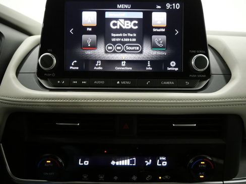 Used 2025 Nissan Rogue SV AWD/4WD image 20